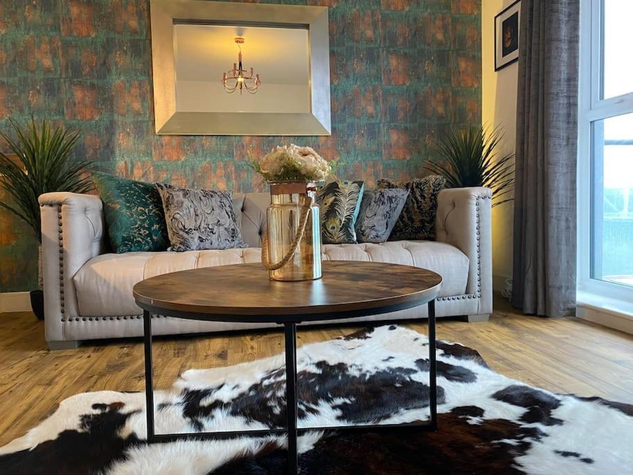 Luxury Riverfront Apartment Newport  Extérieur photo