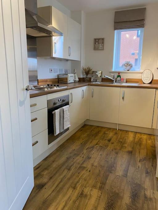 Luxury Riverfront Apartment Newport  Extérieur photo
