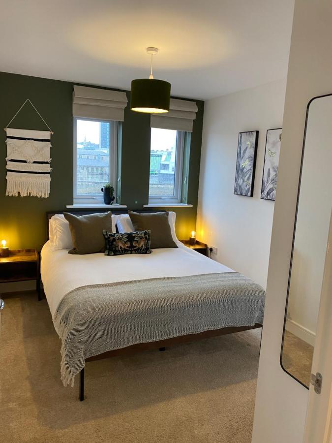 Luxury Riverfront Apartment Newport  Extérieur photo