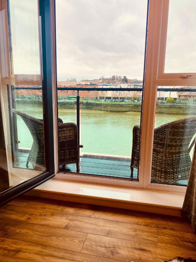 Luxury Riverfront Apartment Newport  Extérieur photo